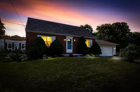 556 Grandin Ave, Springdale, OH 45246