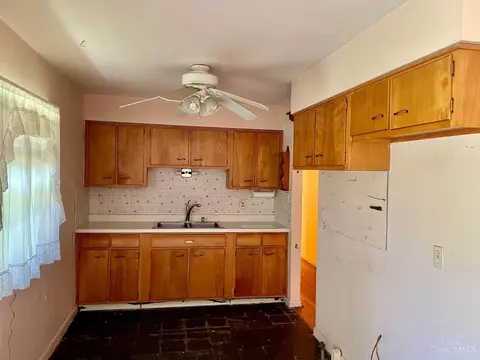 1602 Acreview Dr, Cincinnati, OH 45240 photo 4