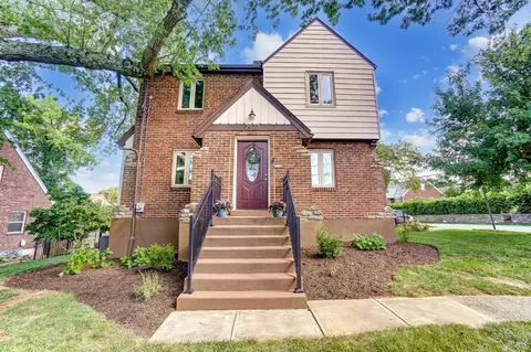 2922 Mapleleaf Ave, Cincinnati, OH 45212