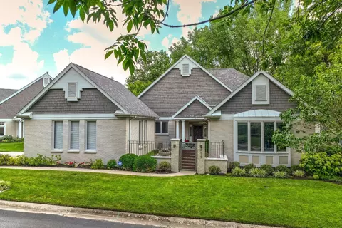 690 Windings Ln, Cincinnati, OH 45220