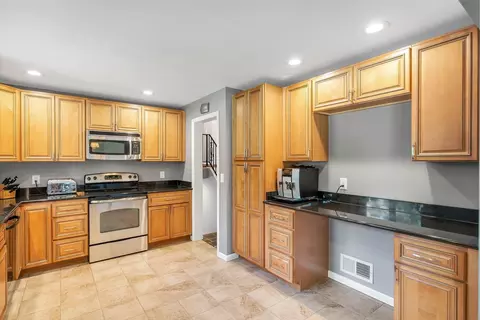 7734 Trailwind Dr, Montgomery, OH 45242 photo 10
