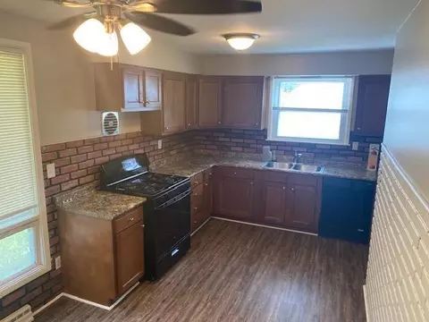 564 Observatory Dr, Springdale, OH 45246 photo 8