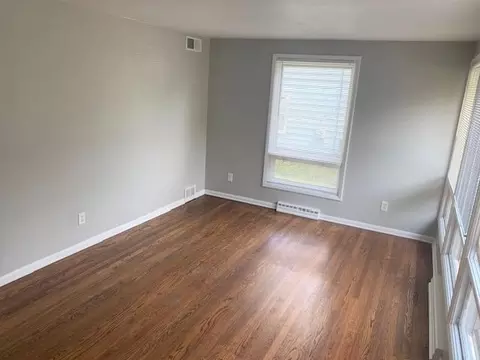 564 Observatory Dr, Springdale, OH 45246 photo 5