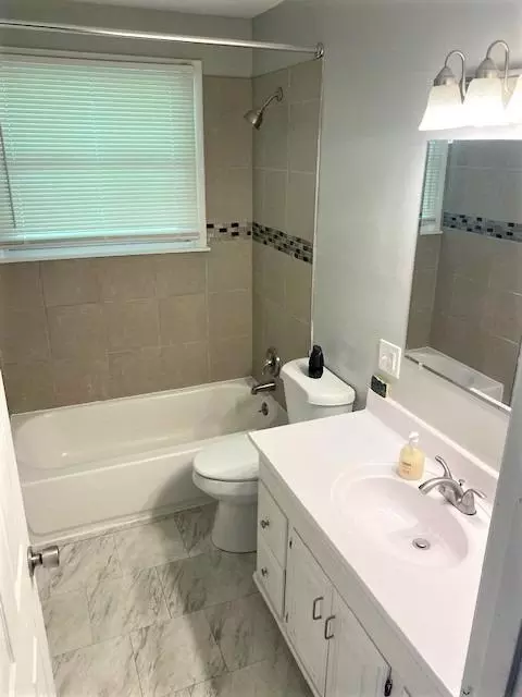 564 Observatory Dr, Springdale, OH 45246 photo 10