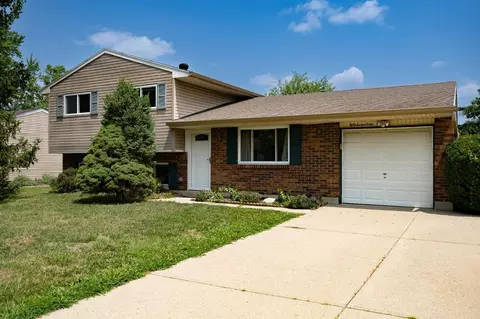 5760 Lake Erie Dr, Fairfield, OH 45014