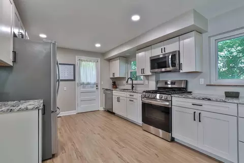 2444 Downing Dr, Cincinnati, OH 45208 photo 9