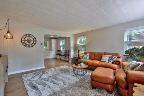2444 Downing Dr, Cincinnati, OH 45208 photo 8
