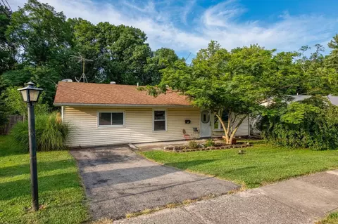 14 Iroquois Dr, Loveland, OH 45140