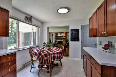 8740 Cavalier Dr, Cincinnati, OH 45231 photo 17