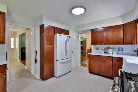 8740 Cavalier Dr, Cincinnati, OH 45231 photo 16