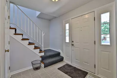 8740 Cavalier Dr, Cincinnati, OH 45231 photo 4