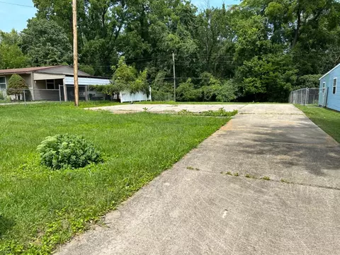199 Orchard Cir, Blanchester, OH 45107