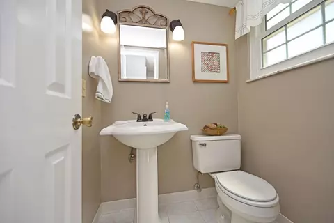 3263 Linsan Dr, Cincinnati, OH 45239 photo 19