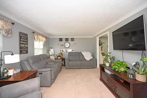 3263 Linsan Dr, Cincinnati, OH 45239 photo 5