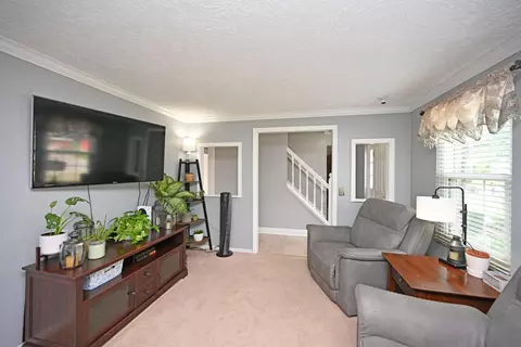 3263 Linsan Dr, Cincinnati, OH 45239 photo 9