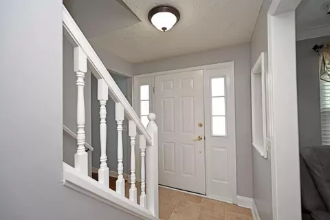 3263 Linsan Dr, Cincinnati, OH 45239 photo 4