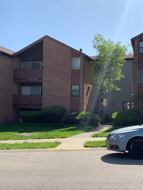 4904 Chalet Dr #601, Saint Bernard, OH 45217
