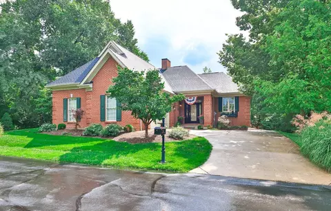 7 Thomas Ct, Glendale, OH 45246