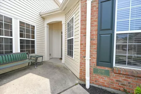 2006 Commons Circle Dr, Batavia, OH 45103 photo 3