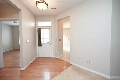 2006 Commons Circle Dr, Batavia, OH 45103 photo 4