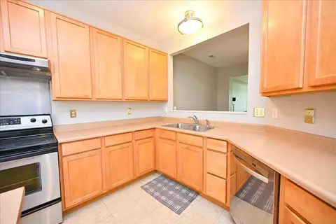 2006 Commons Circle Dr, Batavia, OH 45103 photo 14