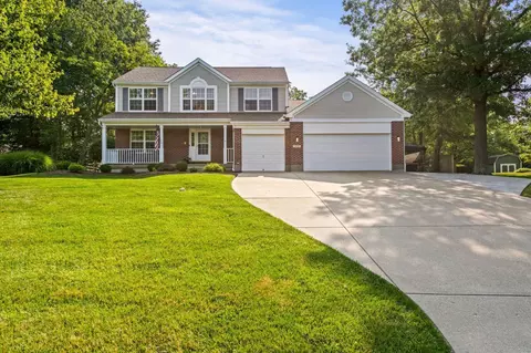 3570 Turnberry Dr, Amelia, OH 45102