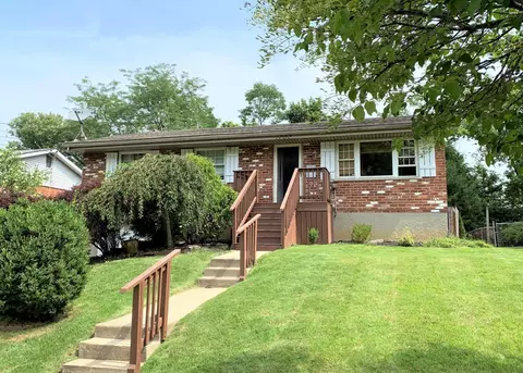 1202 Meadowbright Ln, Cincinnati, OH 45230