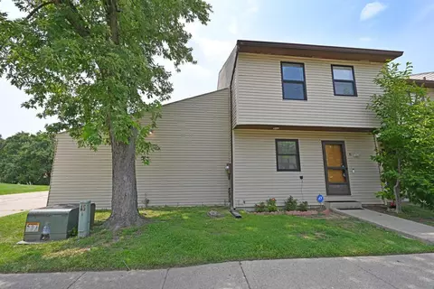 100 Oak Creek Ct #6, Fairfield, OH 45014