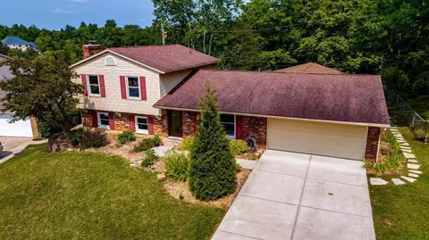 2834 Hocking Dr, Cincinnati, OH 45233 photo 2