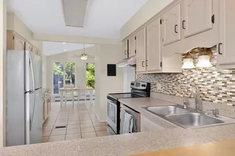 2834 Hocking Dr, Cincinnati, OH 45233 photo 10