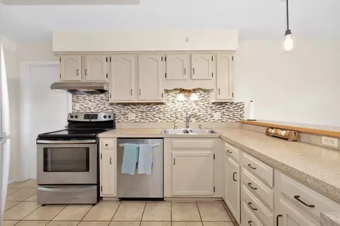2834 Hocking Dr, Cincinnati, OH 45233 photo 11