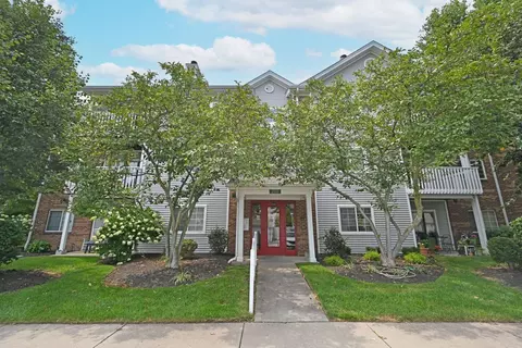 210 Carrington Pl #207, Loveland, OH 45140