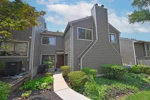 9809 Timbers Dr, Blue Ash, OH 45242