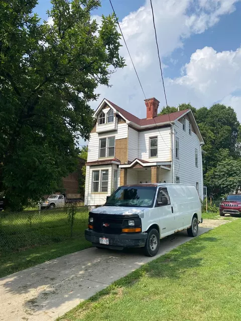 1037 Academy Ave, Cincinnati, OH 45205