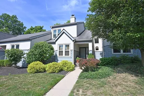 8819 Montgomery Rd, Cincinnati, OH 45236