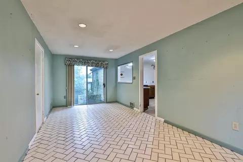960 Markley, Cincinnati, OH 45230 photo 8
