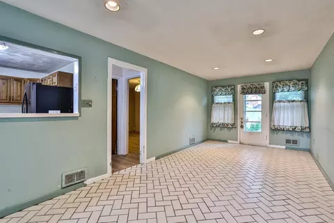 960 Markley, Cincinnati, OH 45230 photo 9