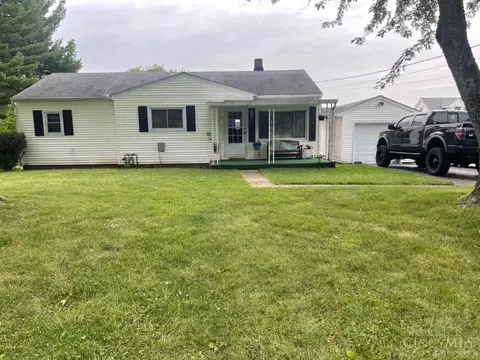 8745 Clearcreek Rd, Springboro, OH 45066