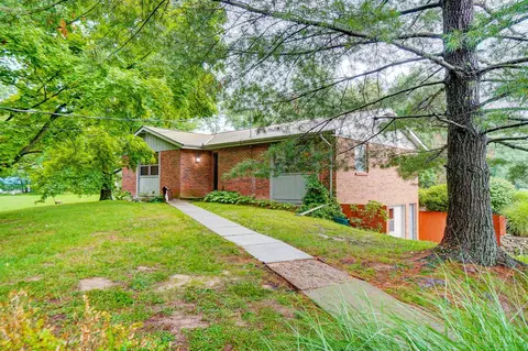 2561 Williamsburg Bantam Rd, Bethel, OH 45106