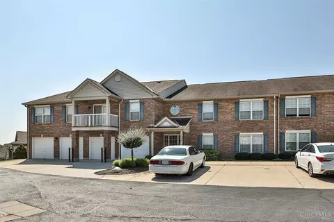 3310 Emerald Lakes Dr #17, Cincinnati, OH 45211