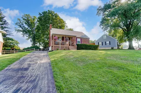 516 Maple Dr, Reading, OH 45215 photo 3