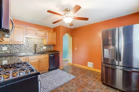 516 Maple Dr, Reading, OH 45215 photo 12