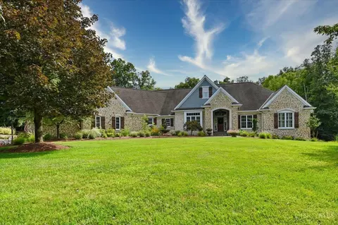 895 Sanctuary Ln, Hamilton Township, OH 45039 photo 3