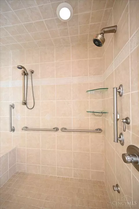 895 Sanctuary Ln, Hamilton Township, OH 45039 photo 21