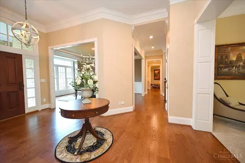 895 Sanctuary Ln, Hamilton Township, OH 45039 photo 7
