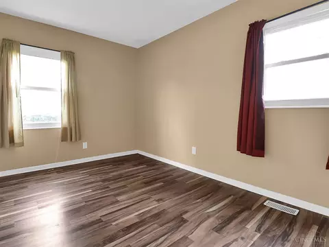 997 Huffman Ct, Cincinnati, OH 45231 photo 2