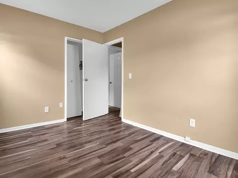 997 Huffman Ct, Cincinnati, OH 45231 photo 8
