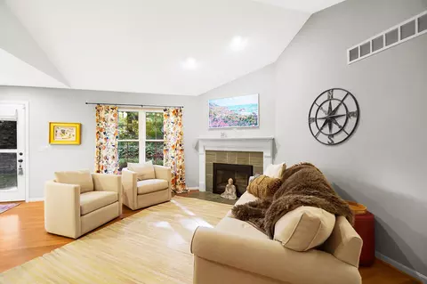 5595 Wayside, Cincinnati, OH 45230 photo 2