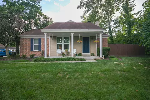 1095 Stratford Ct, Loveland, OH 45140