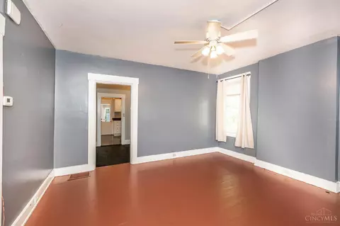 415 Bradley Ave, Reading, OH 45215 photo 3